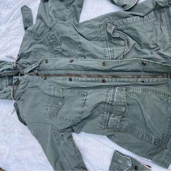 Size large heavy jacket - Picture 4 of 5